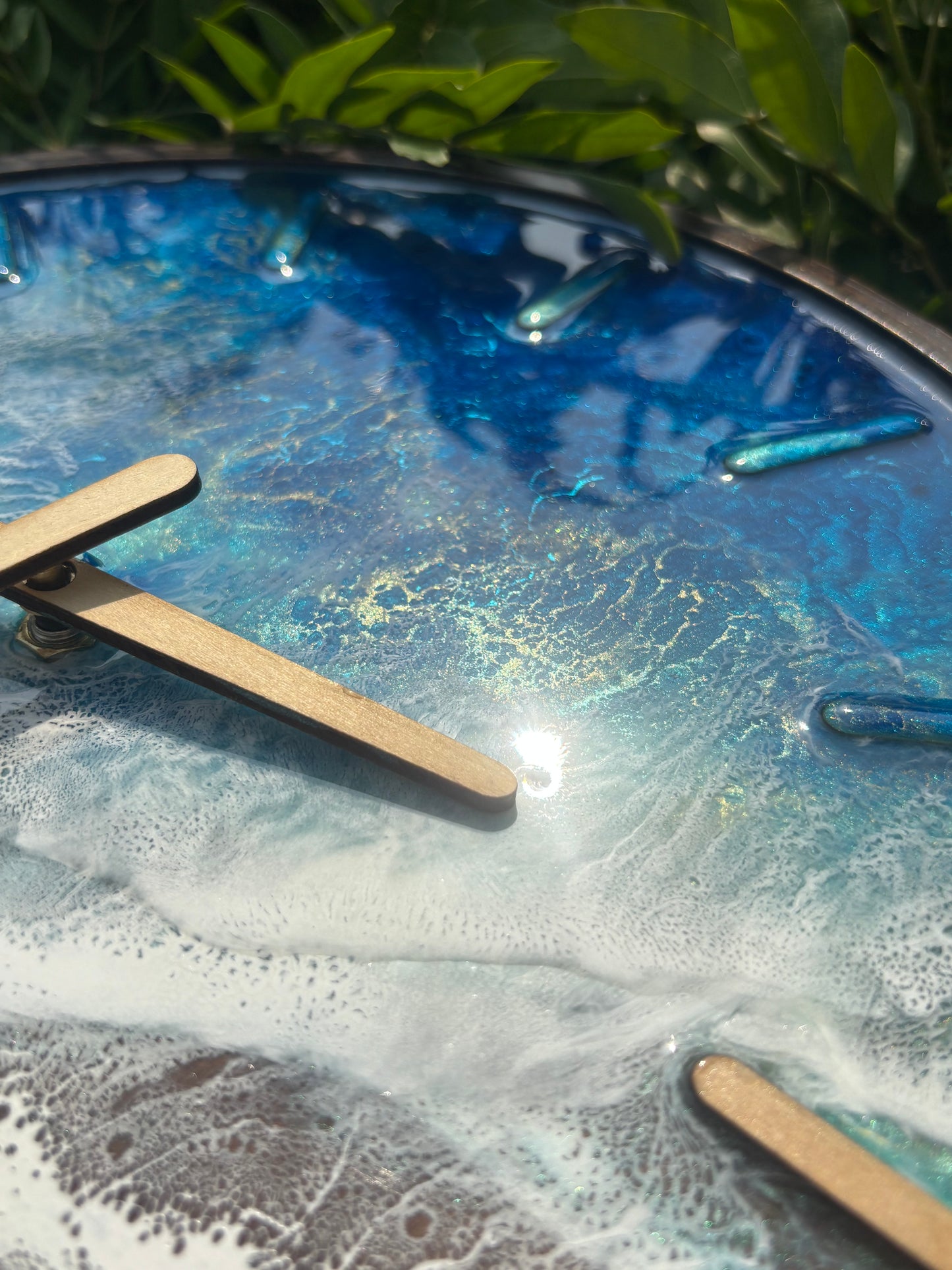 Blue ocean magical round clock