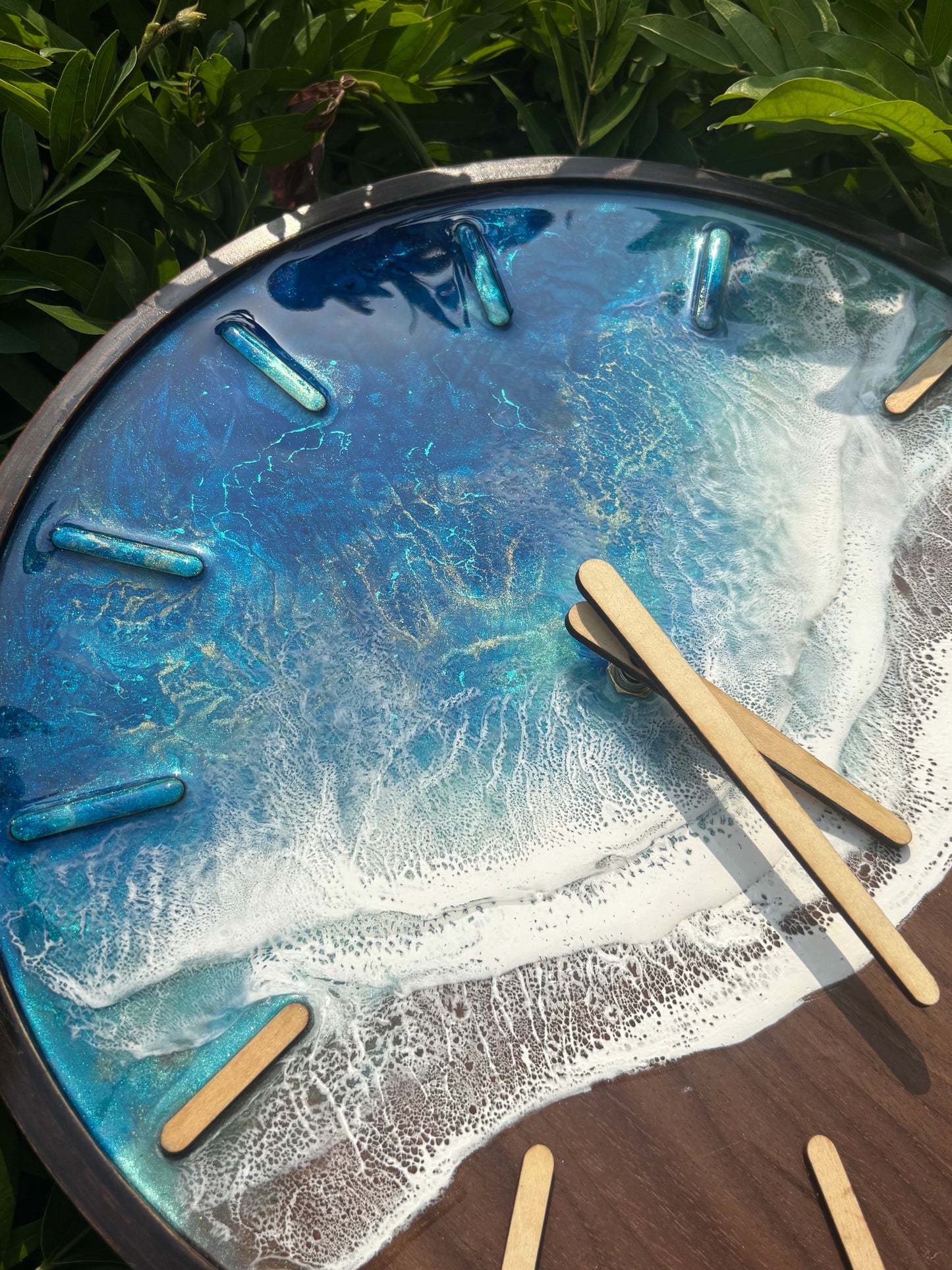 Blue ocean magical round clock