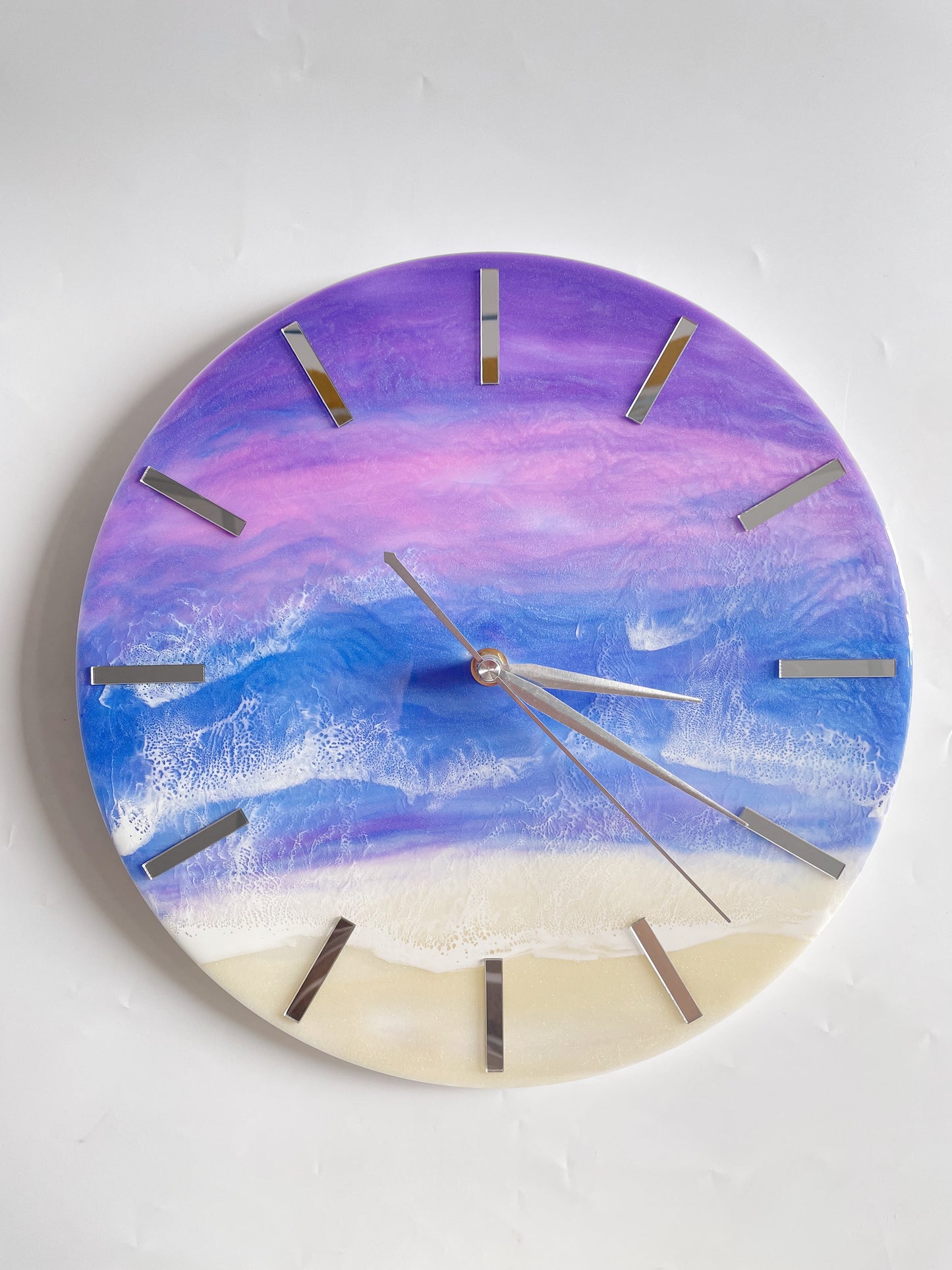 Purple ocean round clock